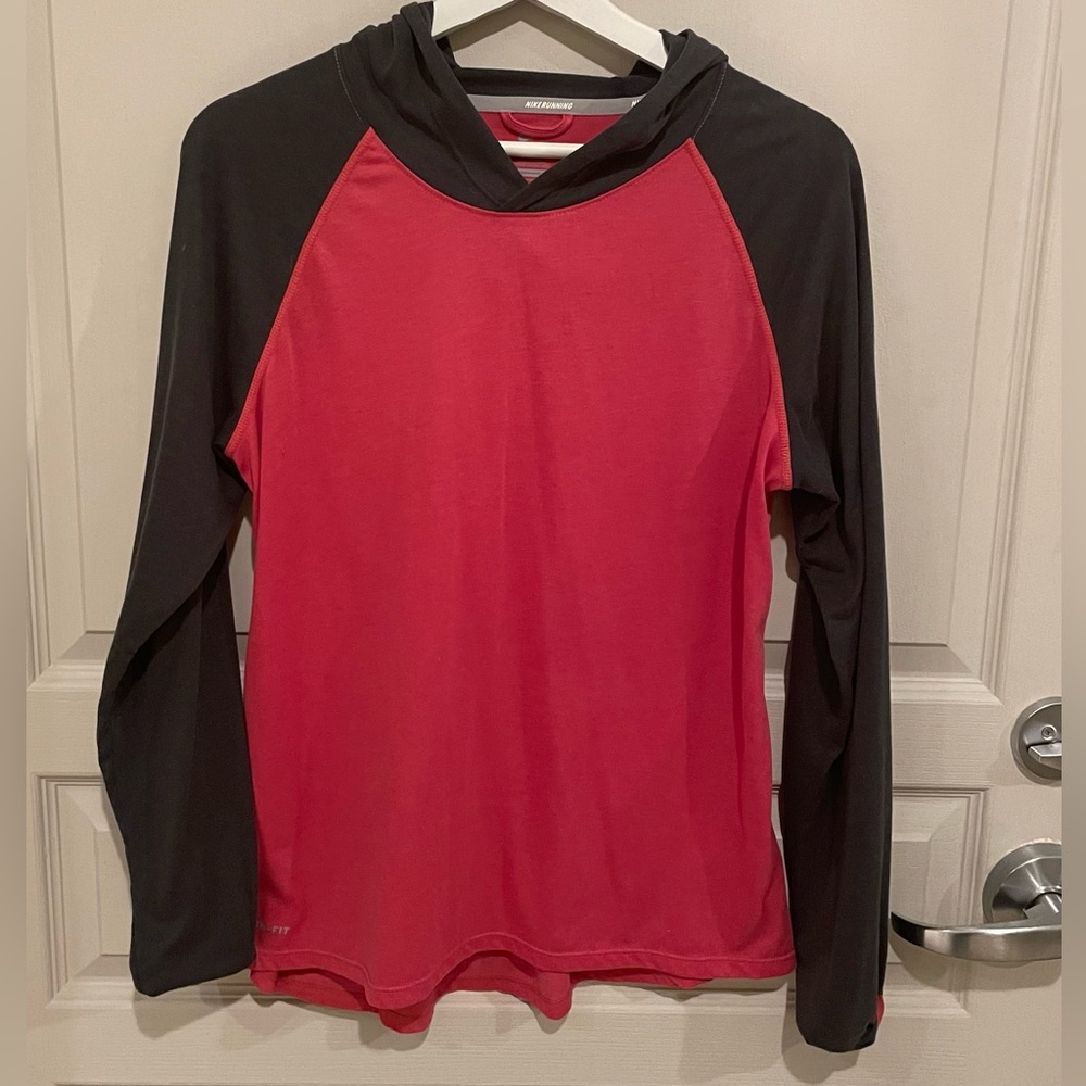 Nike Wonen’s Dri-Fit Running Long Sleeve